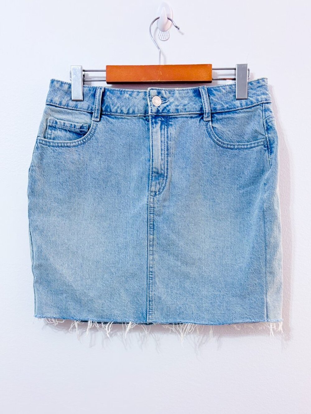 GARAGE Light Wash Denim Mini Skirt | Frayed Y2K Casual | Medium